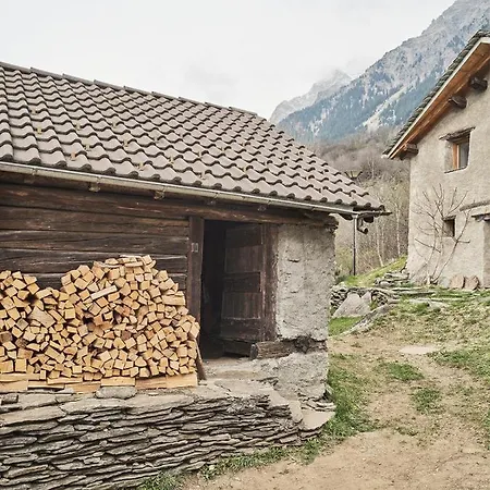 Waterfall House - Ski, Hike, Swim, Art And Design