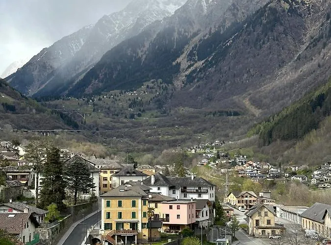 Waterfall House * Mesocco