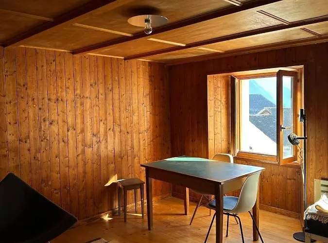 Waterfall House Tatil Evi Mesocco