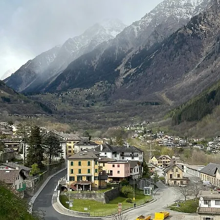 Waterfall House * Mesocco