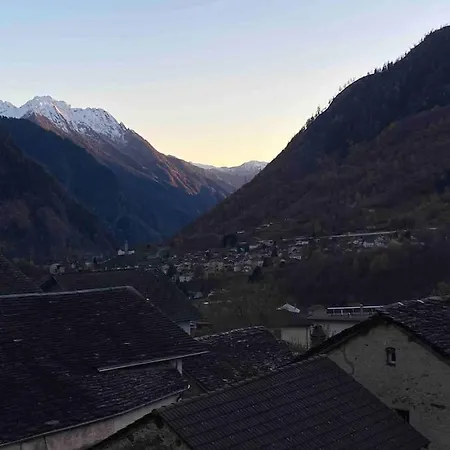 Dom wakacyjny Waterfall House *