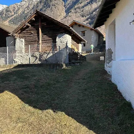 Waterfall House Dom wakacyjny Mesocco